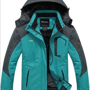Waterproof Women’s Winter Ski Coat Medium